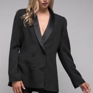 Women’s satin collar tuxedo blazer